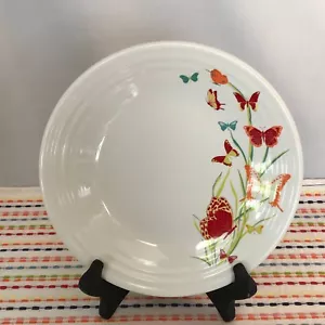 Plato de almuerzo Fiestaware mariposas blancas exclusivo 9 in almuerzo - Imagen 1 de 3