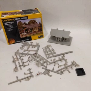 Woodland Scenics N Woodland Station Landmark Structures Kit PF5207 Incomplete - Picture 1 of 6