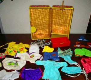 Vintage Snoopy Wardrobe Trunk with Hangers & Outfits - Picture 1 of 11