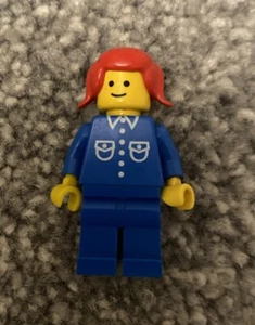 Lego Minifigures City town but024 Shirt with 6 Buttons from 1979 red piggy tails - Picture 1 of 2