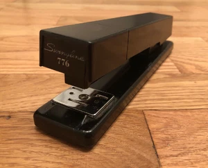 Cucitrice vintage Swingline 776 nera - Foto 1 di 3
