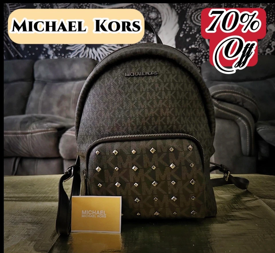 Mochila Y2k Michael Kors $548 cor preta e cinza couro cravejado fazer oferta  - Imagem 1 de 4