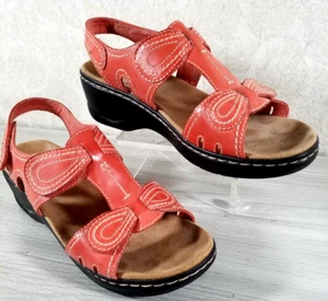 Clarks Lexi Größe 8,5 W Sandalen PFIRSICH Fersenriemen Leder leicht Damen - Bild 1 von 7