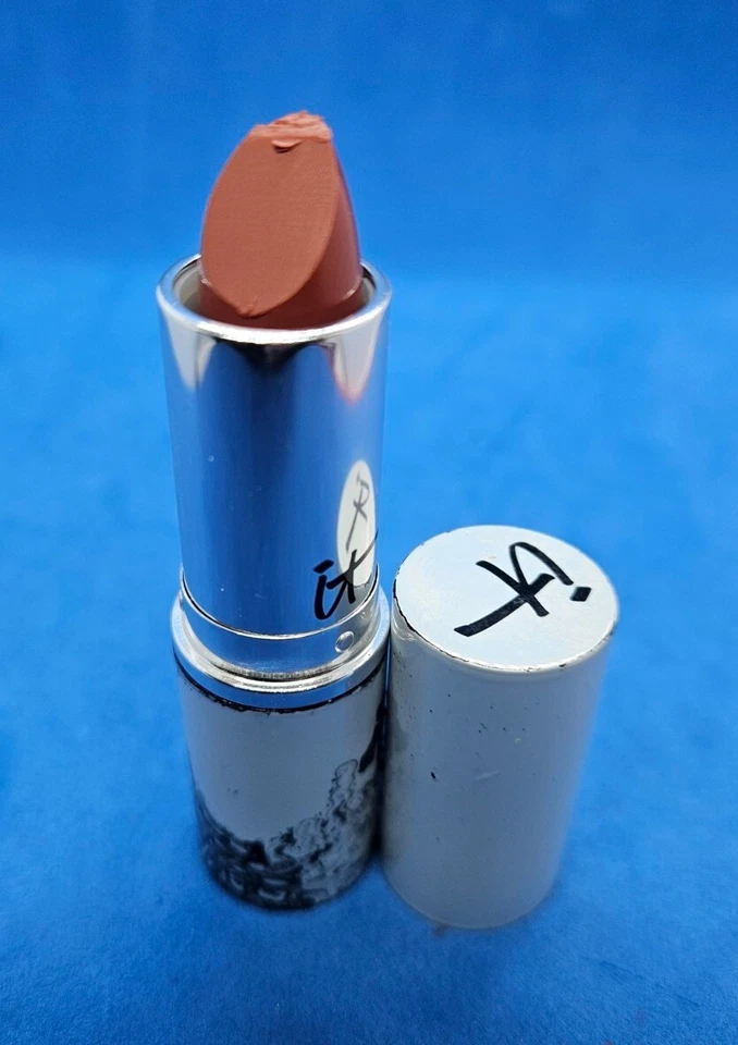 it Cosmetics Blurred Lines Smooth Fill Lipstick PERFECT NUDE (FLAWED TIP) - Image 1 of 4