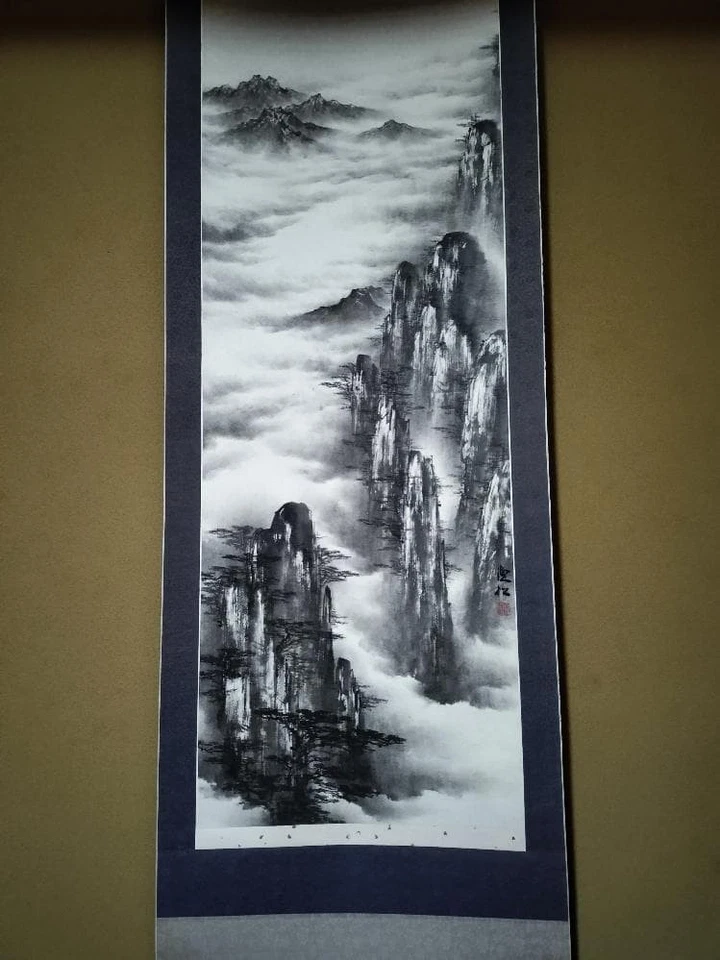 Japanese Hanging scroll Landscape Yellow Mountain and Sea of ​​Clouds authentic - Image 1 of 4