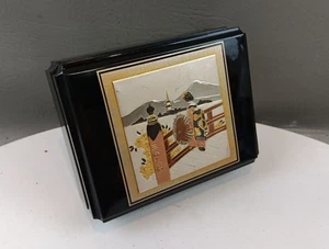 Vintage asiatische schwarze Lack Schmuckschatulle asiatische Dame Bergkette Blumenintarsien - Bild 1 von 12