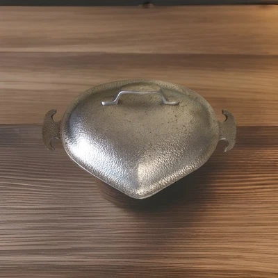 Olla de corazón triangular de aluminio fundido Guardian Service Ware de colección con tapa Foto 1 de 4
