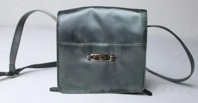 Bolso Bandolera Liz Claiborne Para Mujer Correa Estilo Satinado CG2 Azul Metálico Talla Única Foto 1 de 4