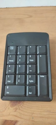 Targus PAUK001 USB Numeric Keypad for PC & Mac Black- Retractable Cable - Tested - Image 1 of 4