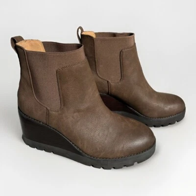 Crown Vintage NEW 3 Inch Wedged Booties ankle Boots 7.5 Brown Leather Women - Image 1 of 4