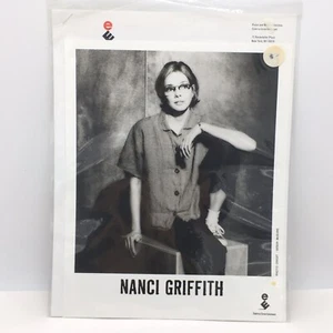Nanci Griffith Pressemappe s/w Foto und Biografie Electra Entertainment - Bild 1 von 3