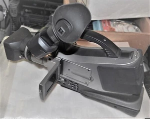 PANASONIC AG-DVC7P DIGITAL ZOOM 750X VIDEO CAMERA SCHOOL  SURPLUS  CAMERA ONLY - Picture 1 of 5