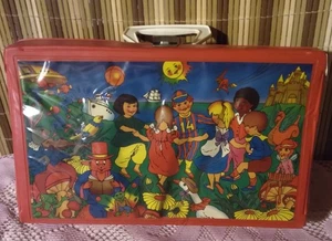 DISNEY CASSETTES AND BOOKS WITH CASE - Picture 1 of 4