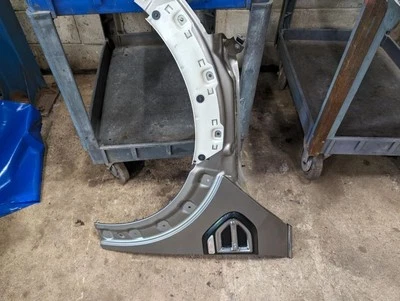 (LOCAL PICKUP ONLY) Driver Left Fender Base Fits 17-23 COUNTRYMAN 752108 - Image 1 of 4