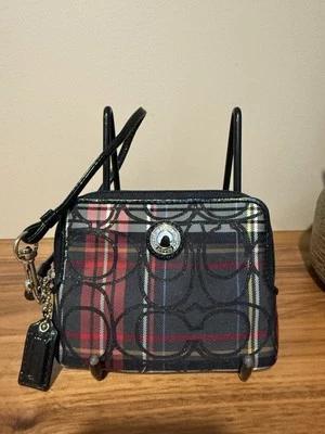 Muñequera billetera Coach Poppy tartán brillante a cuadros Foto 1 de 4