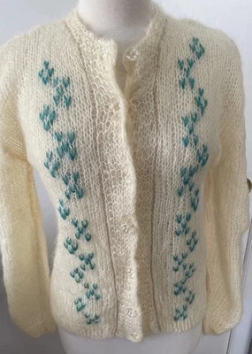 Nuevo Cárdigan MOHAIR TEJIDO A MANO Marfil Talla L Diseño Turquesa Con Cojo Dorado Foto 1 de 4