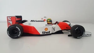 AYRTON SENNA MC LAREN MP 4/8 MIT FAHNE ORIGINAL VON MINICHAMPS 1:18 - Bild 1 von 8