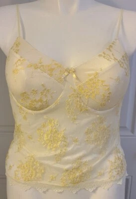 NUEVO New York & Company Intimates Tanque Dorado/Crema Floral Encaje Superpuesto Acolchado Talla M Foto 1 de 4