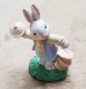 Cottontail Lane Boy Bunny Pie Throwing Figurine Resin Midwest Cannon Falls 1a - Picture 1 of 2
