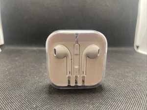 Genuine Apple EarPods Earbuds Headphone 3.5 mm Jack - Picture 1 of 6