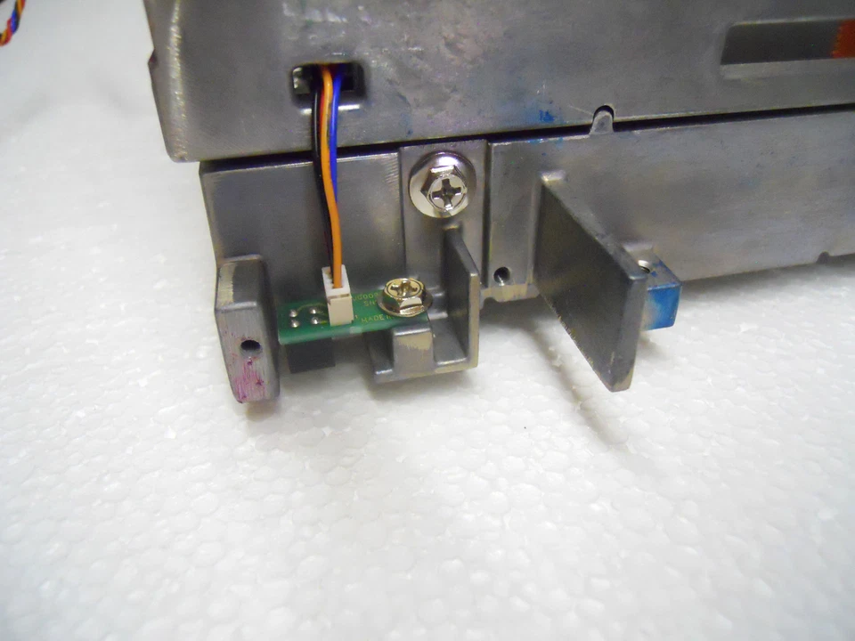 HP-Seiko Wide Format Printer PAPER SENSOR -mounts on left end printhead carriage - Image 1 of 1