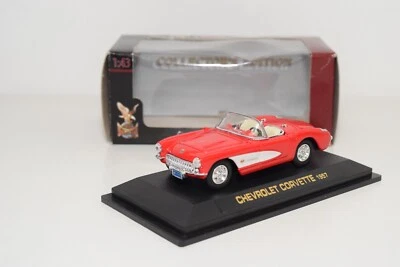 B14 1:43 ROAD SIGNATURE CHEVROLET CORVETTE CONVERTIBILE 1957 ROSSO NUOVO CON ... - Immagine 1 di 4