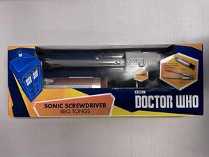 Sonic Screwdriver BBQ Tongs ~ Doctor Who ~ With Sound Effect ~ Underground Toys - Picture 1 of 6