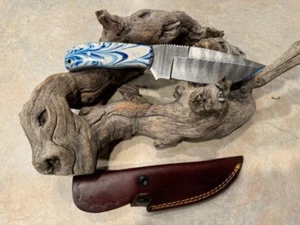 Custom Ceramic Handle Damascus Steel hunter/skinner knife and leather sheath - Picture 1 of 3