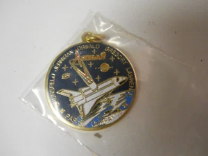 NASA STS-67 Space Shuttle Mission Astro 2 Necklace Charm Pendant 7/8" Enamel - Picture 1 of 2