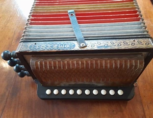 Hohner 4 Stop Melodeon In C - Picture 1 of 6