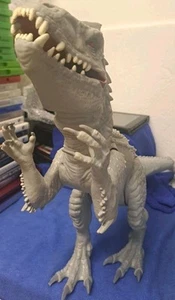 Jurassic World T-Rex Figur leuchtet/brüllt Soundeffekt getestet/funktionstüchtig SKU-115 - Bild 1 von 6