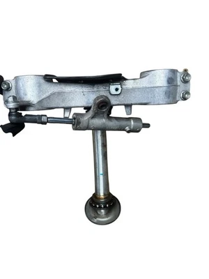 2006 Suzuki GSXR600 bottom triple tree lower fork bridge, #1111253 - Image 1 of 3