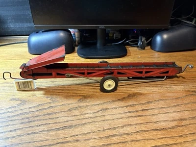 Elevador transportador de correia 1/16 ERTL International Hay Bale, vintage, EUA HTF - Imagem 1 de 4