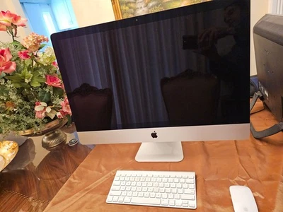 Apple iMac 27" i7 4Ghz Retina 5K display 3TB HD 32GB Ram 4GB AMD video - Image 1 of 4