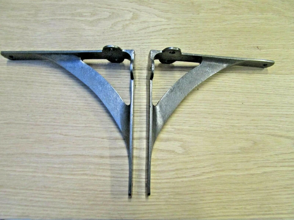 8" INDUSTRIAL IRONBRIDGE GALLOW rustic cast iron shelf support brackets vintage - image 1 of 1