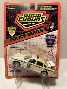 ROAD CHAMPS 1:43 FORD CROWN VICTORIA - NIAGARA REGIONAL POLICE 1996 New - Picture 1 of 4