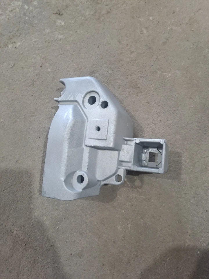 Renault Clio Sport 172 182 Drivers Side Engine Mount Bracket - Image 1 of 1