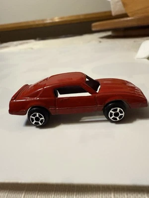 Coche de juguete vintage TOOTSIE TOY Die Cast Pontiac Firebird rojo Foto 1 de 4