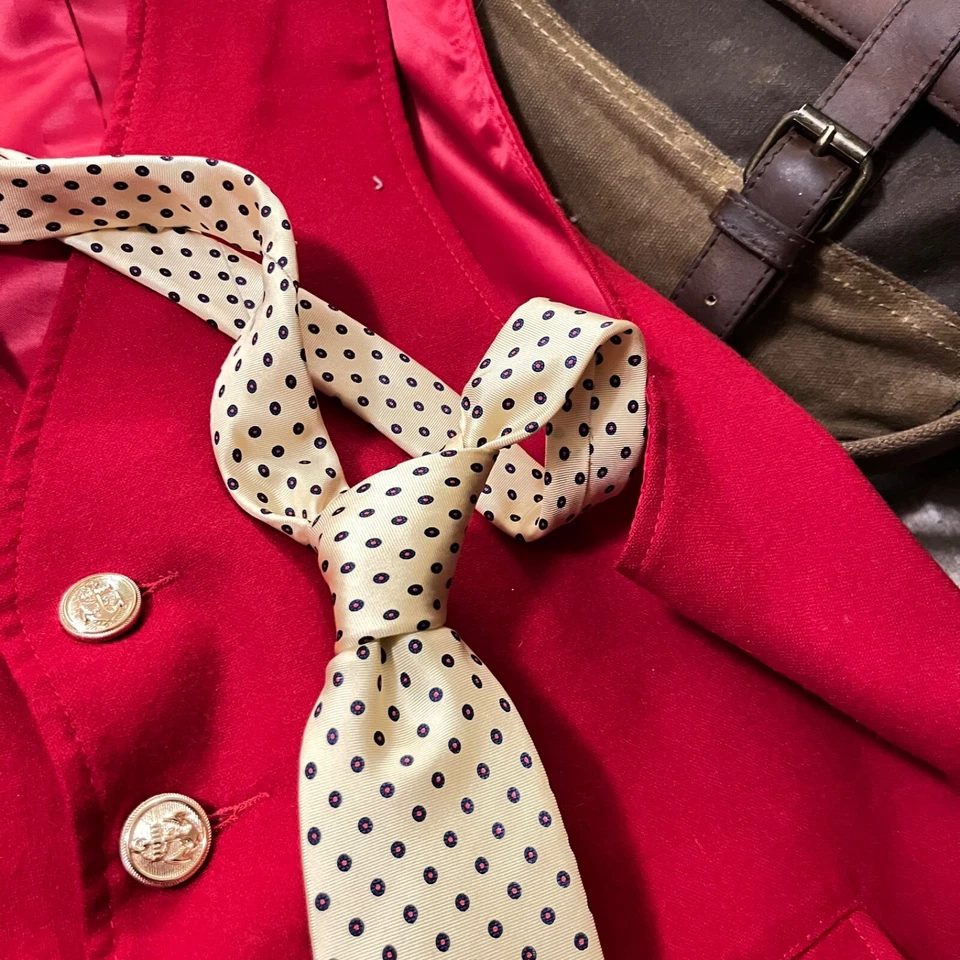 Wembley Silks Yellow with Geometrics in Excellent Condition - Image 1 of 4