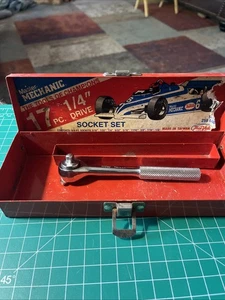 Master Mechanic True Value 1/4" Socket Set Metal Vintage Red Toolbox / Ratchet - Picture 1 of 9
