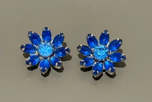 VINTAGE SIGNED WEISS BLUE RHINESTONE CLIP-ON EARRINGS - Picture 1 of 7