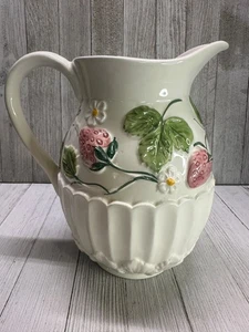 Vintage Neuwirth Krug Kanne Porzellan geprägt Erdbeere 8" hoch Portugal - Bild 1 von 6