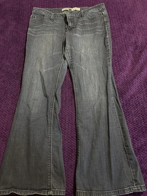 Pantalones de mezclilla para mujer Charlotte Russe talla 14 BOTA CORTA CURVILÍNEA 36 X 28 ELÁSTICOS usados Foto 1 de 4