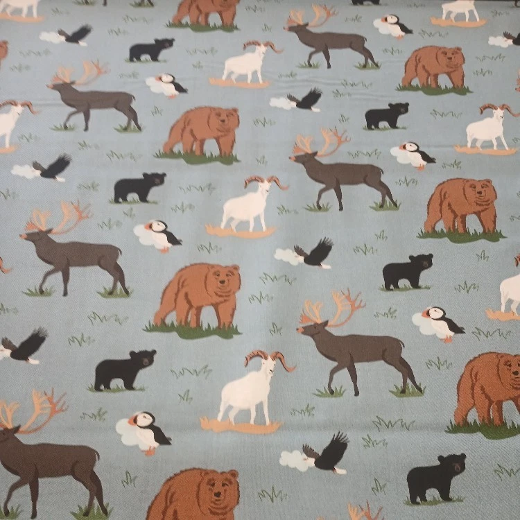 Alaska Widlife Aqua Cotton Fabric Foto 1 de 1