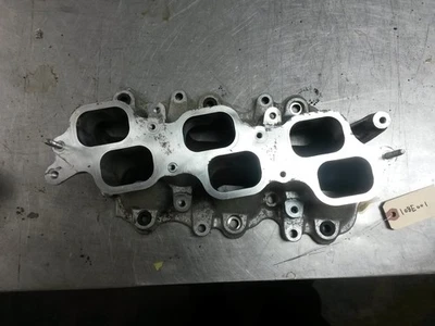 Colector de admisión inferior de Toyota Highlander 3.5 171110P030 2010 Foto 1 de 4