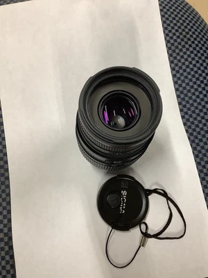 Sigma 70-300mm f/4-5.6 D APO Macro Lens for Nikon F Mount Read - Image 1 of 4