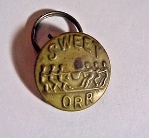 Antiguo BOTÓN DULCE ORR Metal Lazo Trasero Marca Pat 1913-1918 ROPA DE TRABAJO Tira y afloja - Imagen 1 de 2