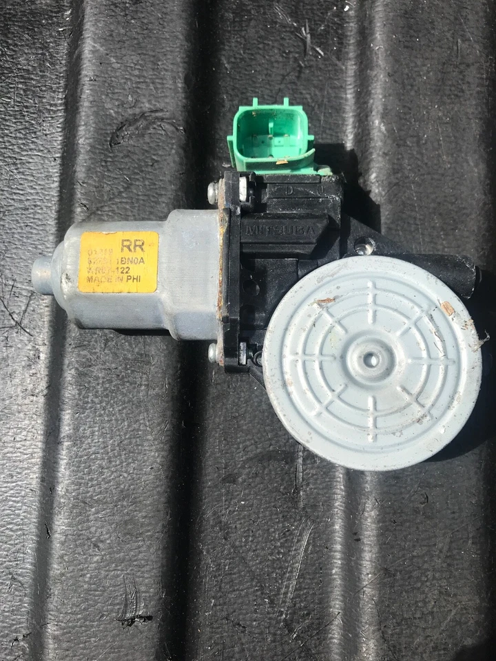 INFINITI M30 M35 M37 M56 Q70 2012 REAR LEFT WINDOW REGULATOR MOTOR 82731 1BN0A - Image 1 of 4