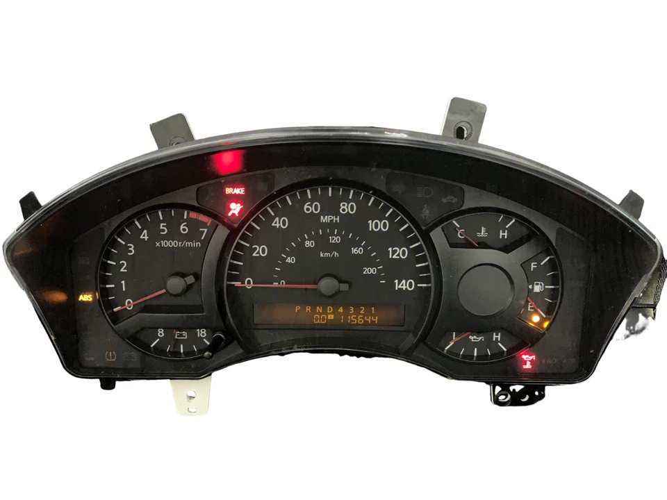 Cuadro de instrumentos velocímetro tablero Nissan Titan 2006 4x2 SE 115.664 millas Foto 1 de 3