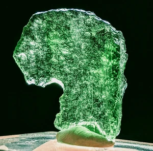 MOLDAVITA Tectita Cristal Genuino Sinergia 12 Certificado Auténtico TEXTURA INCREÍBLE - Imagen 1 de 10